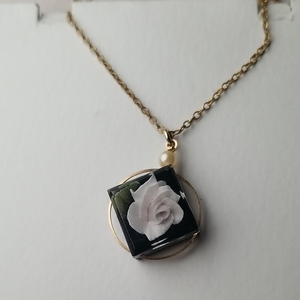 Resin Flower Necklace Pendant